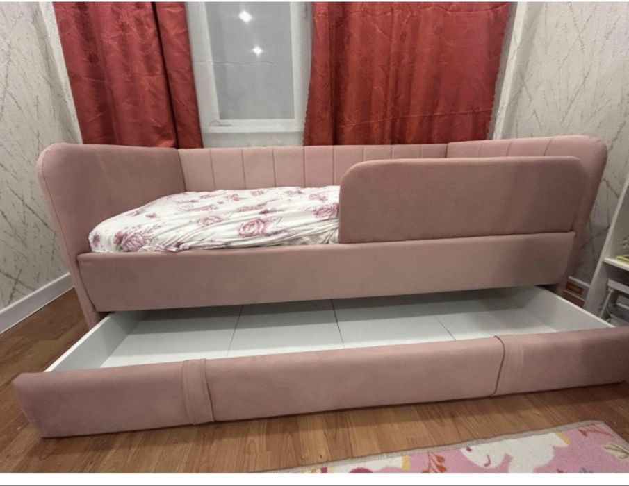 Продам детскую кровать 160*80