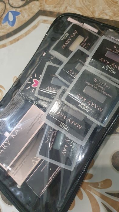 Продам косметику мерикей