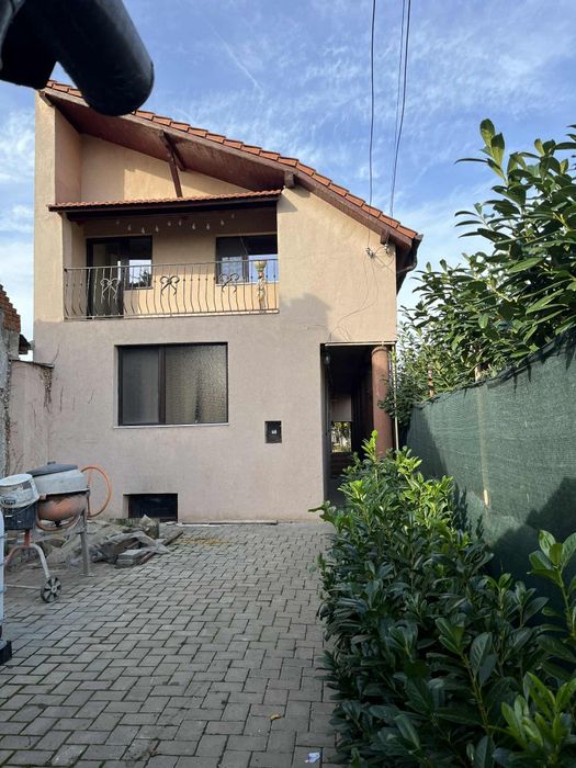 Inchiriez / Vand Casa  S+P+M titulescu 200mp teren1600mp