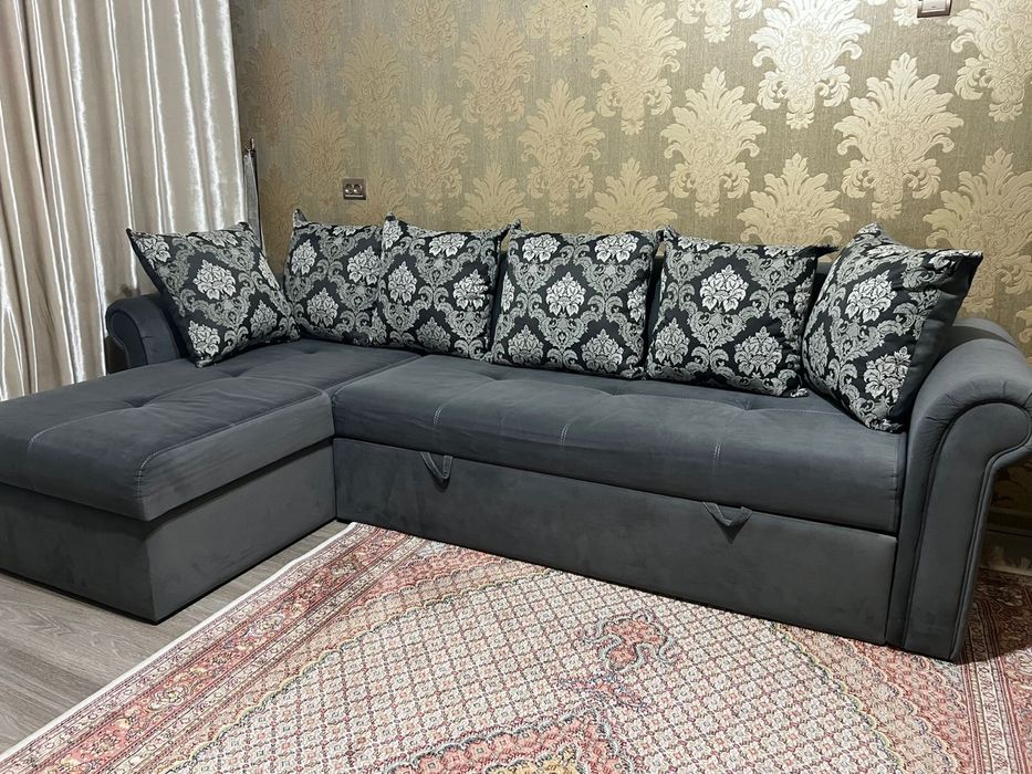 Продаются кресло с диваном