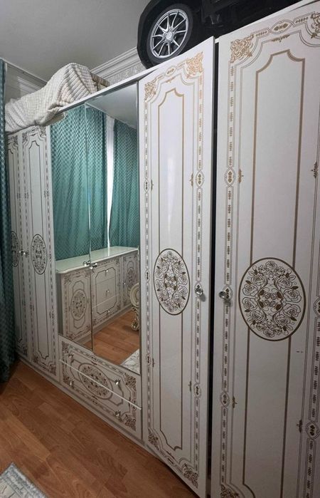 Продам срочно мебель