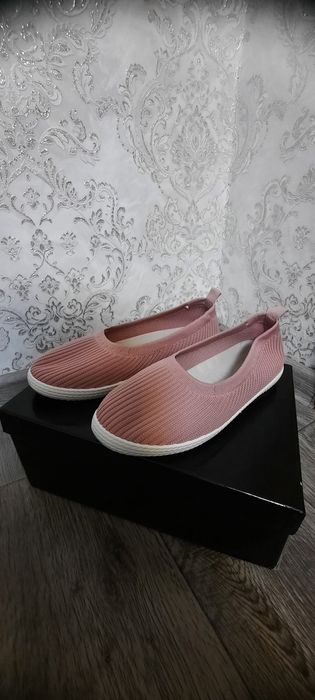 Продам женскую обувь