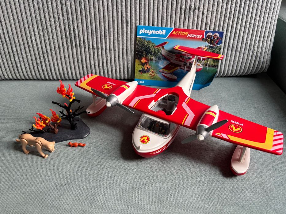 Playmobil Action Heroes - Противопожарен самолет с функция за гасене