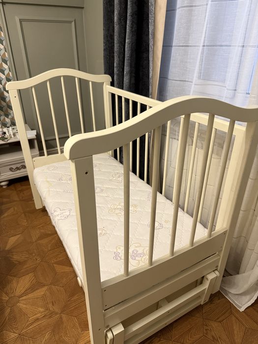 Продам кровать манеж деревяный