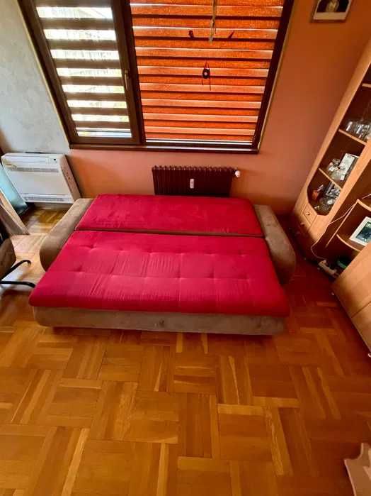 Разтегателен диван - масив, велур, перфектно състояние - 399€