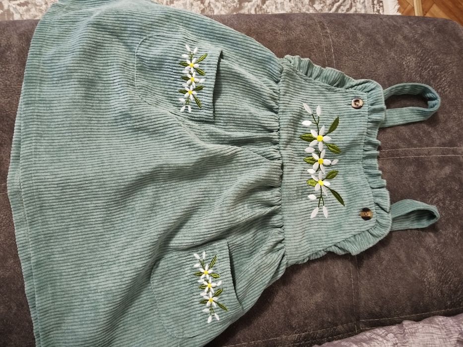 Продам детские платья