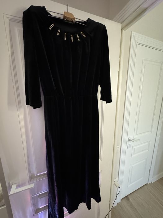 Женское платье черное