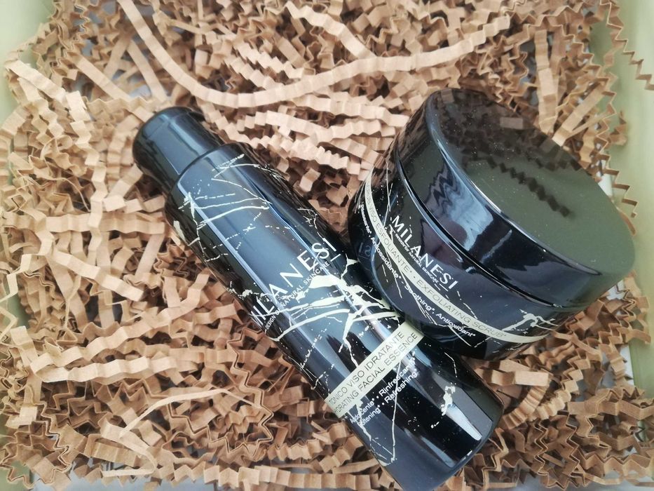 Скраб за лице и хидратираща есенция на MILANESI
