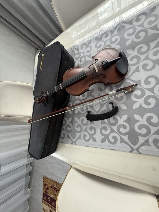 Продам скрипку 1/2