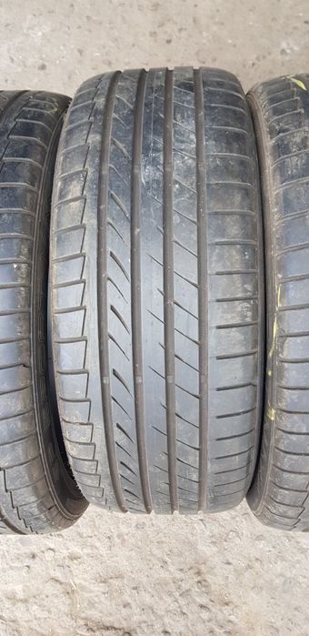 Летни гуми-18цола-215/45-1бр.-70лв."DUNLOP "