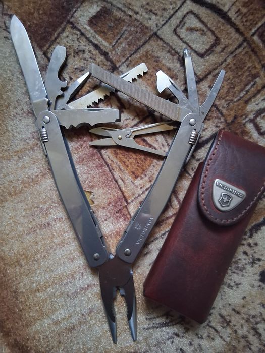 OFERTĂ UNICĂ..Leterman  Victori Inox