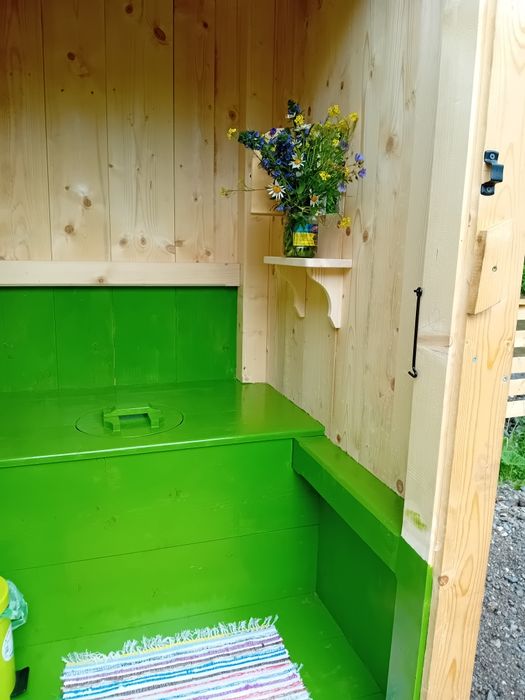 Vând teren în pădure  pt persoanele care doresc să-și construiască cabane din bușteni ,case tip hobbit ,case tradiționale sau să triască off grid..