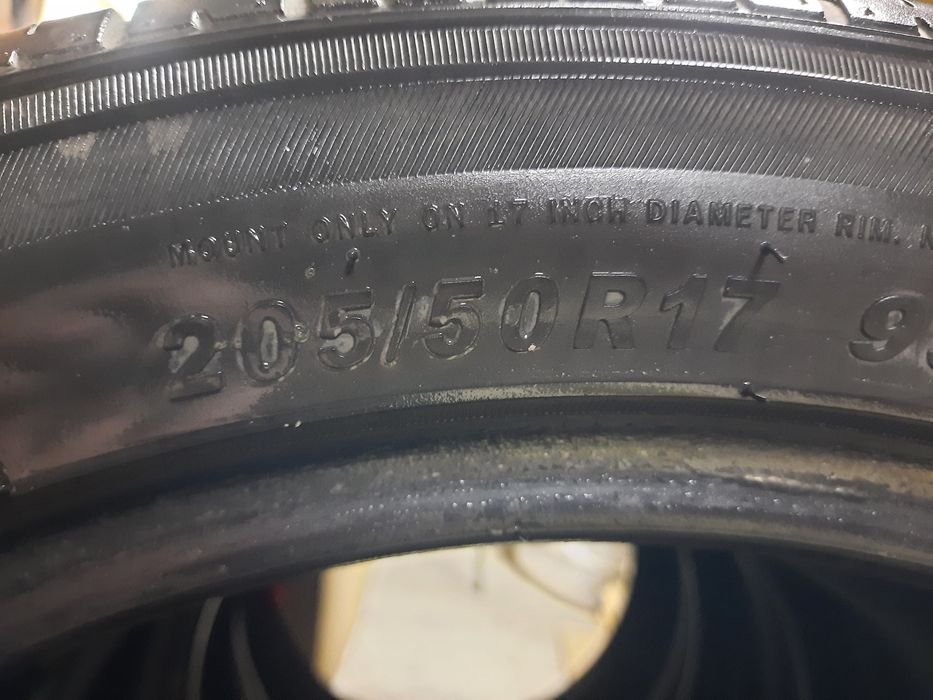 Продам комплект авто покрышек