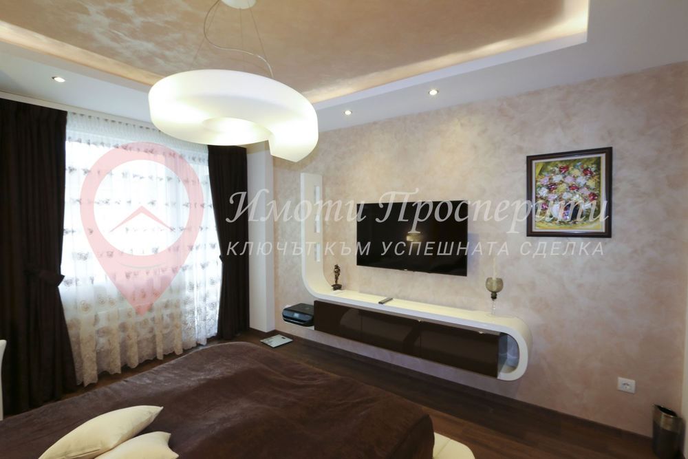 Дава се под наем Тристаен апартамент в София, Център - 119 кв.м за 1136.79 € - Снимка #5