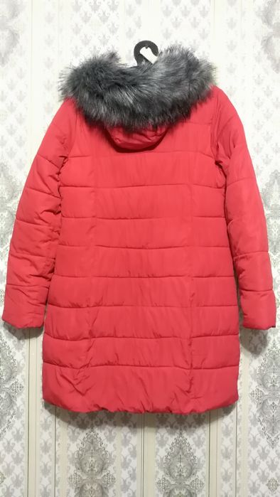 Продам куртку женскую