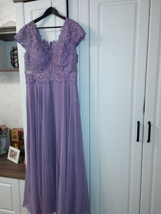 Vând rochie elegantă mărimea 50