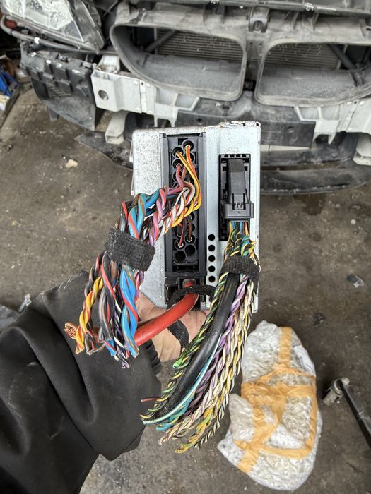 Усилвател bowers and wilkins bmw f10 f11 f06 f12 f13 боверс вилкинс