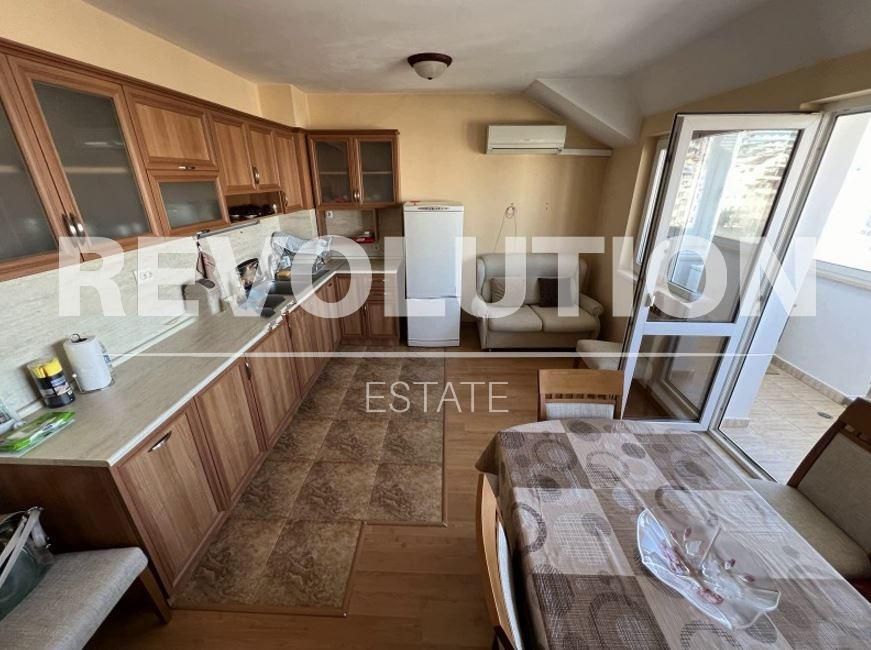 Дава се под наем Двустаен апартамент в Варна, Цветен квартал - 65 кв.м за 450 € - Снимка #3