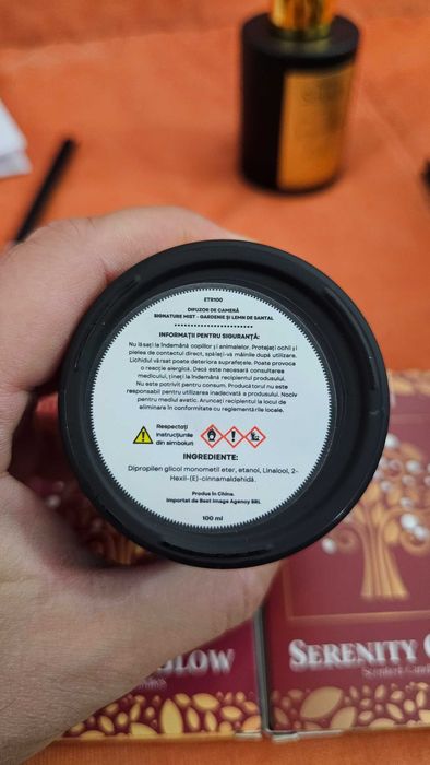 difuzor de camera gardenie si lem de santal si lumanari serenity glow