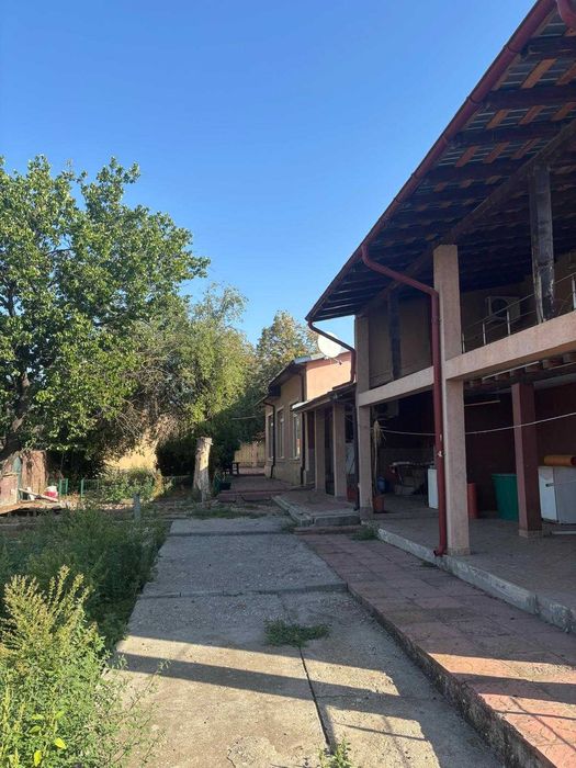 Casa de vânzare în apropierea magazinului Penny