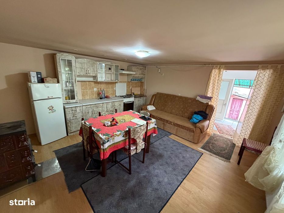 Casa de vanzare 255mp utili, 1974mp teren - Balomir