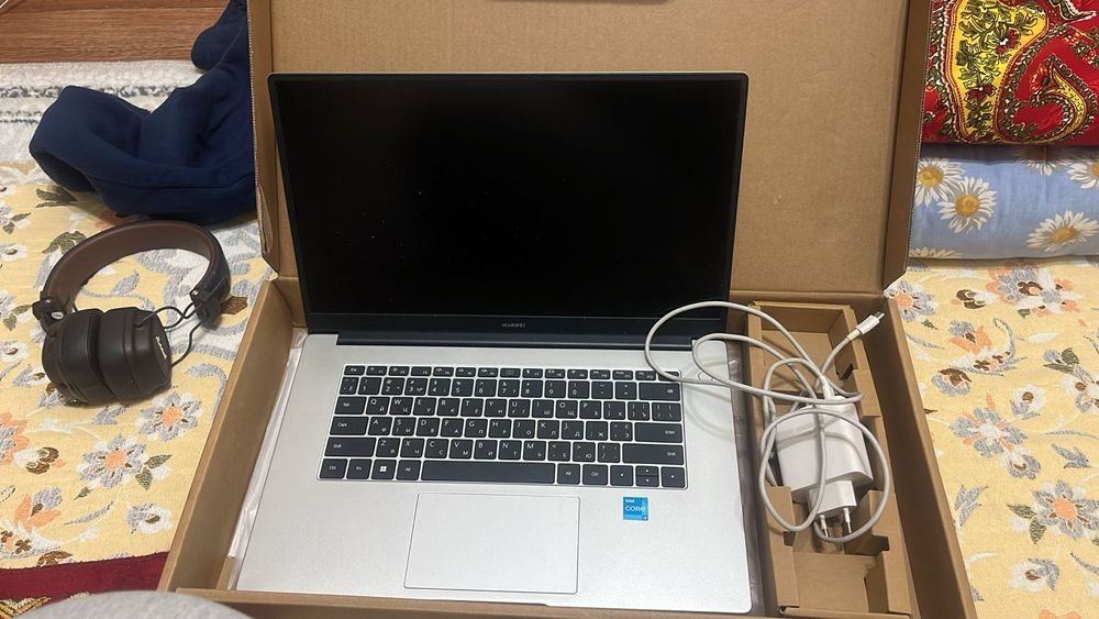 Ноутбук huawei Matebook