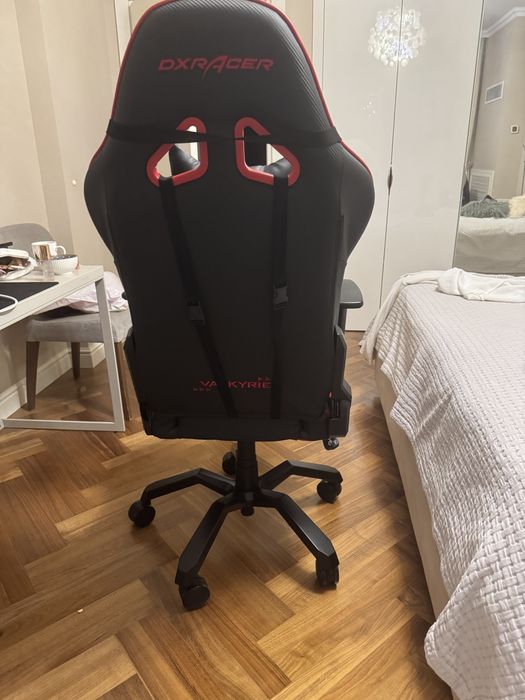 Кресло игровое DxRacer Valkyrie
