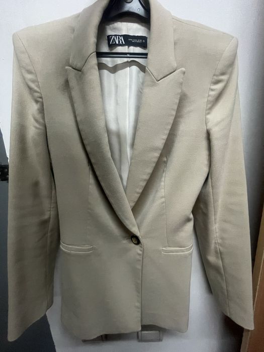 Продам женские пиджаки