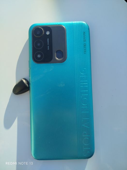 Tecno Spark S8 sotiladi 8/64