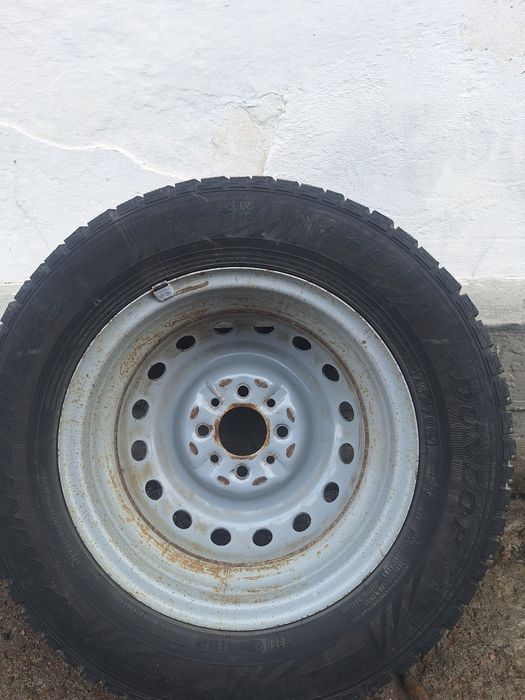 Продам зимние шины на 13