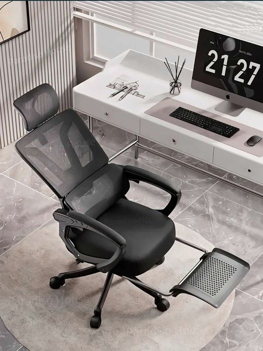 Кресло компьютерное, офисное, игровое, с подножкой, на колесиках