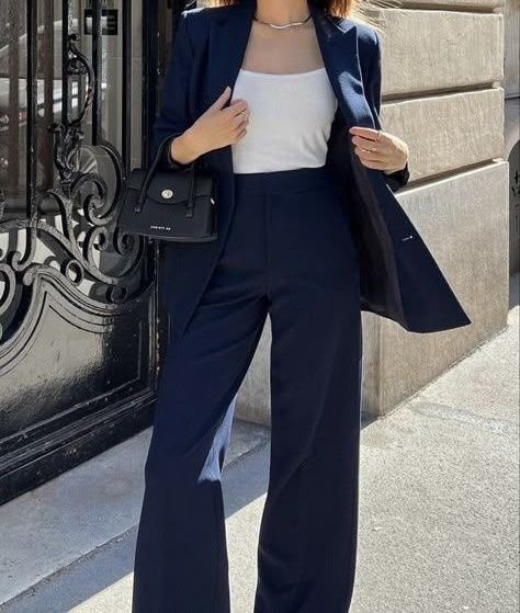 Костюм классический на подростка (девушку)