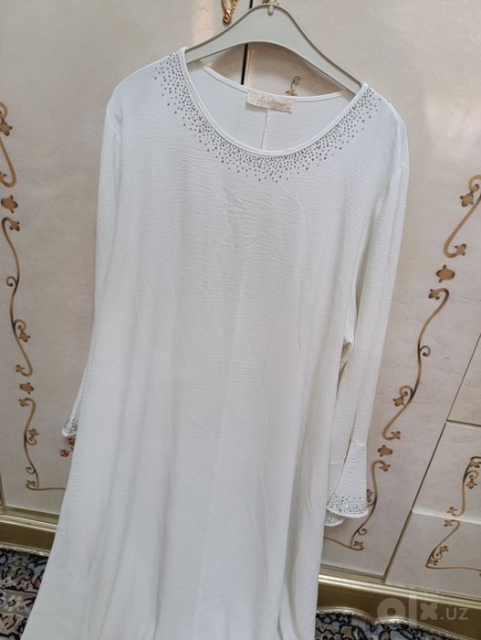 Abaya ichida baza koynegi bilan
