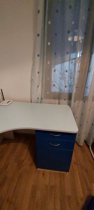 Продавам детско бюро запазено като НОВО!