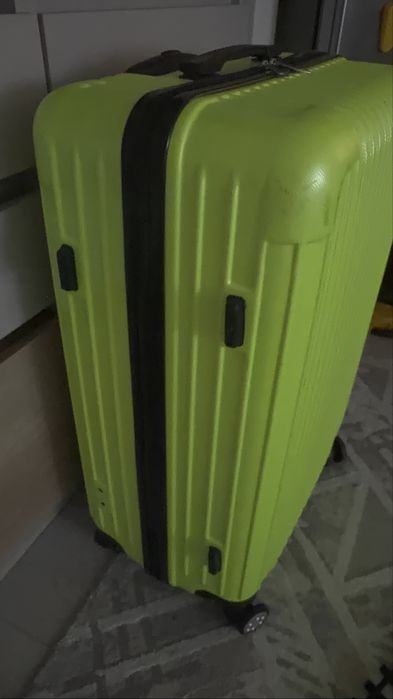 Чемодан большой