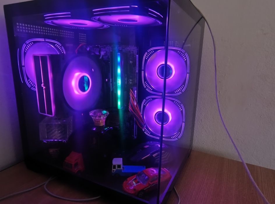 Se vinde pc 16 gb ram