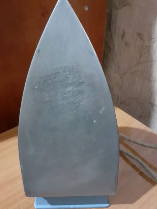 Продам утюг б/у 2000 тг Талдыкорган