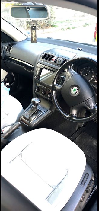 Skoda Octavia  2.0 140коня