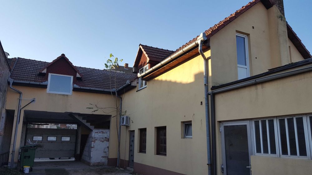 Vand spatiu comercial+spatiu de locuit alfa parneava