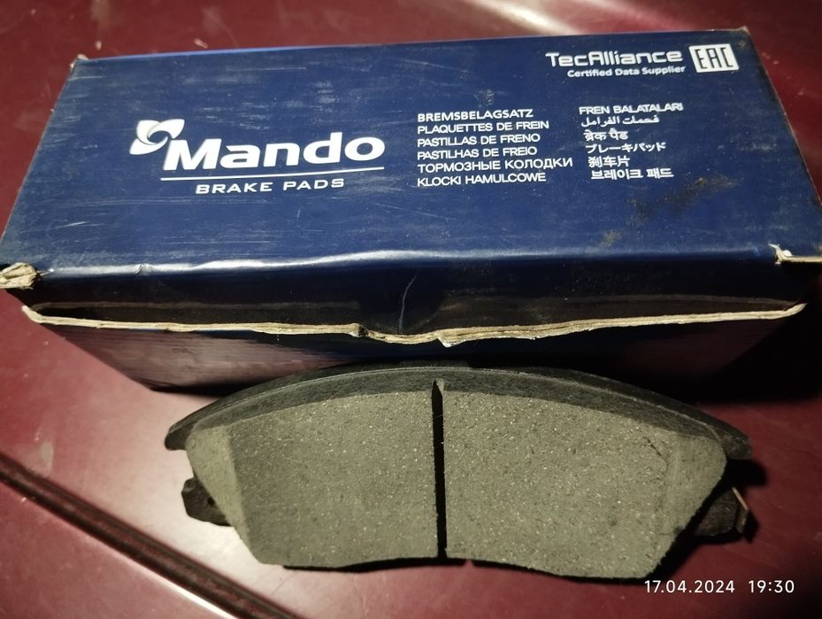 Продам новые оригинальные тормозные колодки