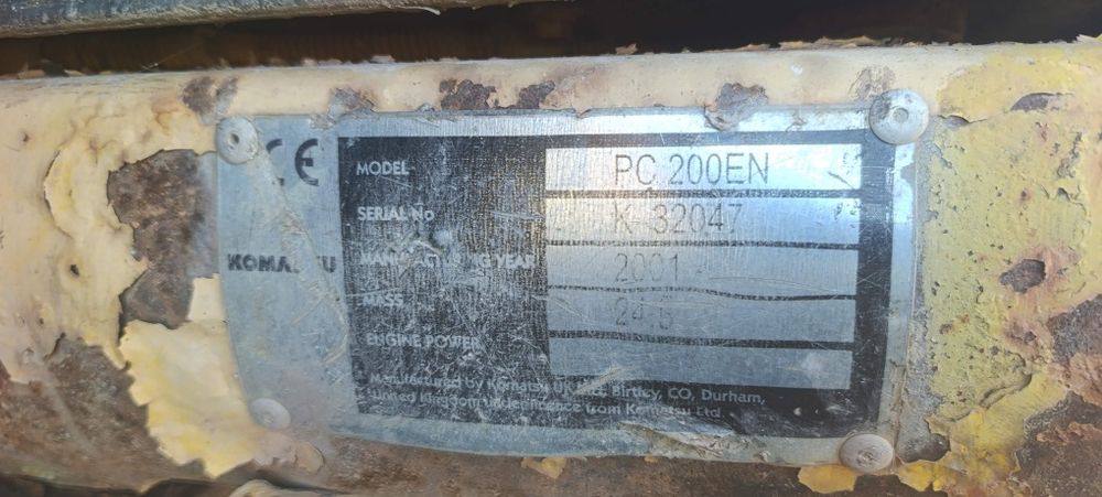 Dezmembrez Komatsu PC 200 PC 210 PC 230