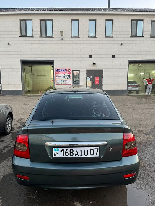 Приора 2011гхорошом состояние.