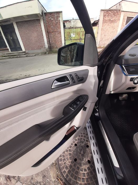 Vând Mercedes-Benz ,ml350, motor 3000 ,diesel ,in stare bună