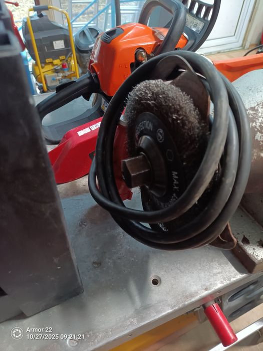 Трифазен шмиргел 550w 3000obr min Metabo