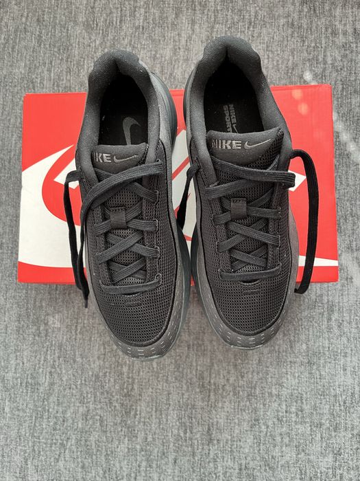 Маратонки Nike UPLIFT SC