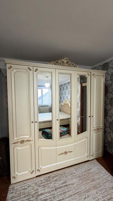 Спальный гарнитур