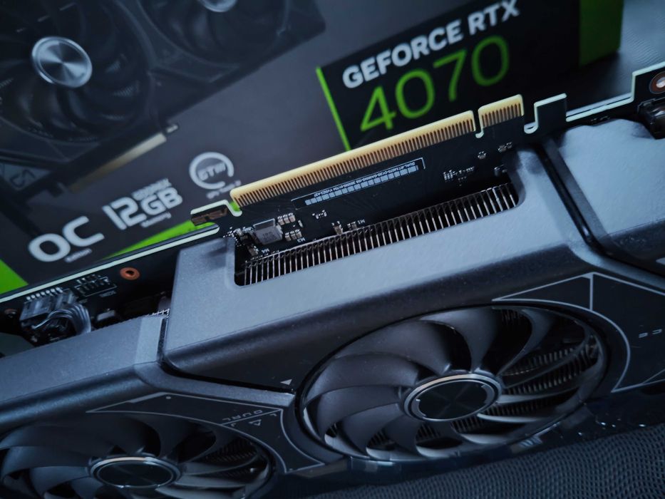 Placa video ASUS RTX 4070 DUAL OC, 12GB (Garantie 03.2027)