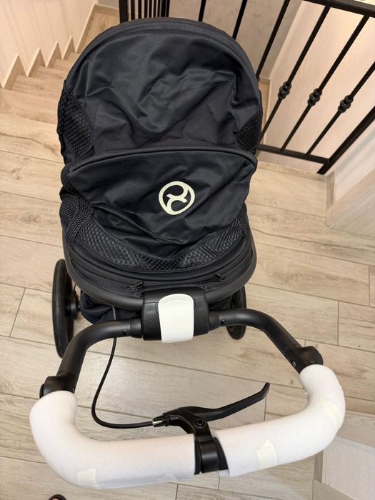 Cybex Avi Spin negru
