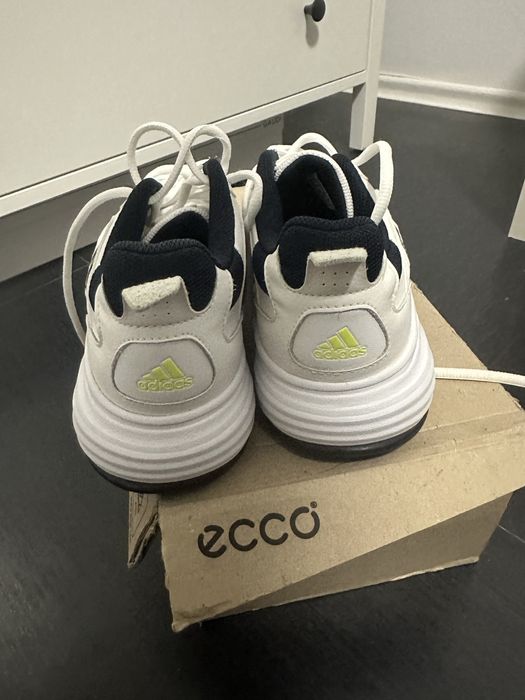Маратонки за тенис Adidas, No 43 1/2