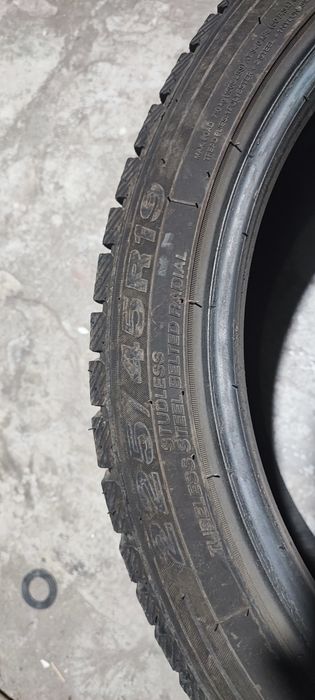 Продам комплект зимних шин
